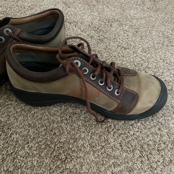 KEEN Low-Top Shoe - Olive Green - Picture 1 of 5
